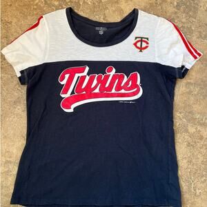 Minnesota Twins Genuine Merchandise Short Sleeve Tee, Women's size XL